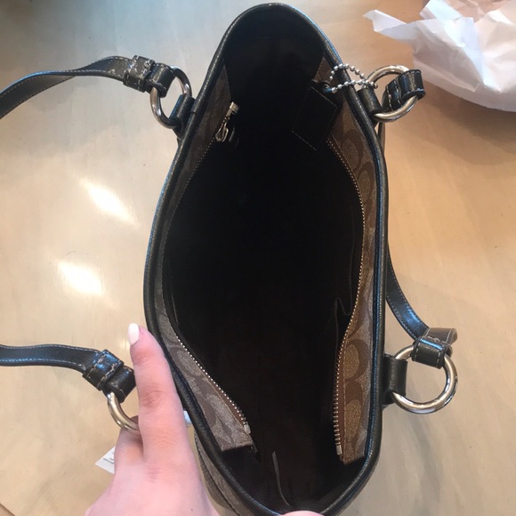 Coach Peyton Handbag - Picture 4 of 8